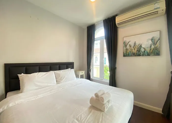3 Bedroom Spacious In Downtown Near Mrt Bts Asok Station Bangkok