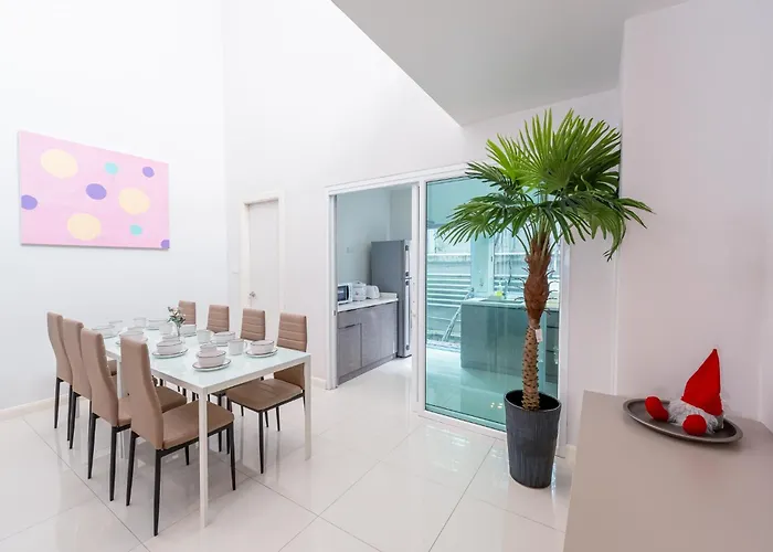 3 Bedroom Spacious In Downtown Near Mrt Bts Asok Station Сasa de vacaciones