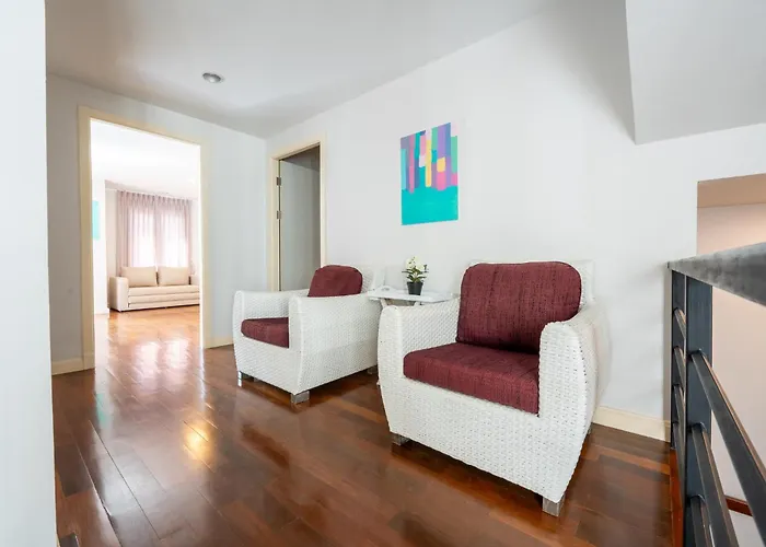 3 Bedroom Spacious In Downtown Near Mrt Bts Asok Station * Bangkok
