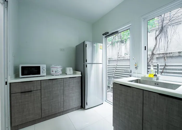 3 Bedroom Spacious In Downtown Near Mrt Bts Asok Station Сasa de vacaciones