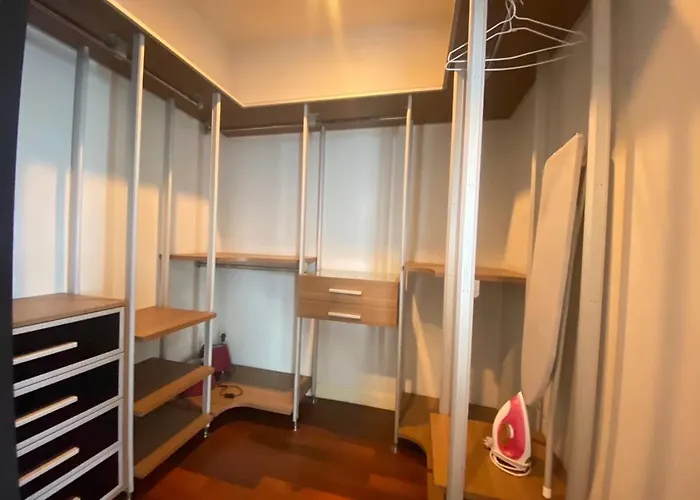 3 Bedroom Spacious In Downtown Near Mrt Bts Asok Station