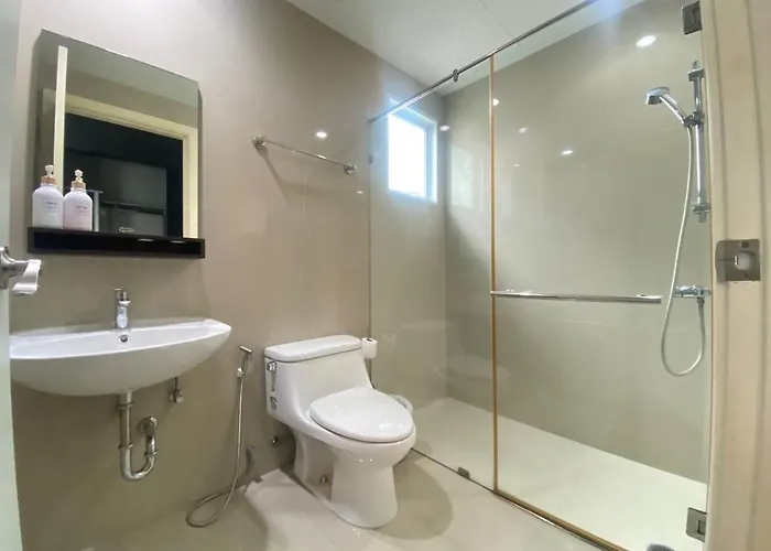3 Bedroom Spacious In Downtown Near Mrt Bts Asok Station
