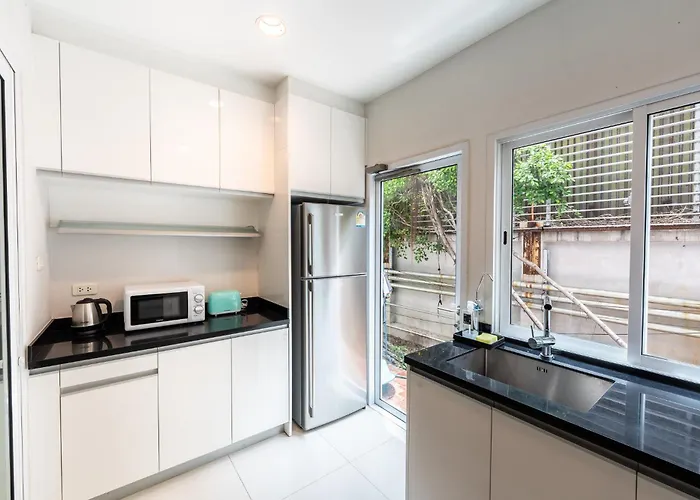 3 Bedroom Spacious In Downtown Near Mrt Bts Asok Station Сasa de vacaciones