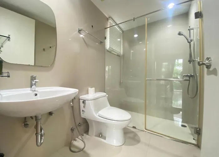 3 Bedroom Spacious In Downtown Near Mrt Bts Asok Station Сasa de vacaciones