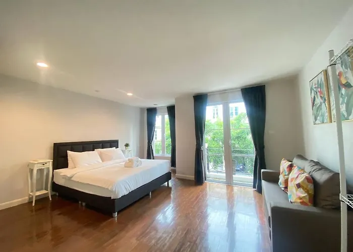 3 Bedroom Spacious In Downtown Near Mrt Bts Asok Station Bangkok