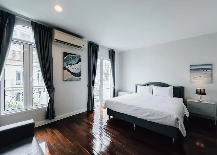 3 Bedroom Spacious In Downtown Near Mrt Bts Asok Station * Bangkok