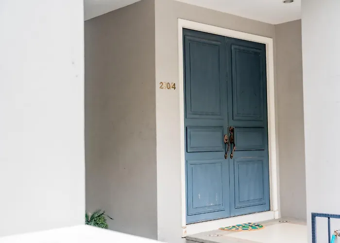 3 Bedroom Spacious In Downtown Near Mrt Bts Asok Station * Bangkok